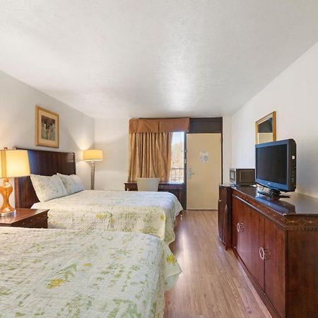 Williamsburg Suites Екстер'єр фото