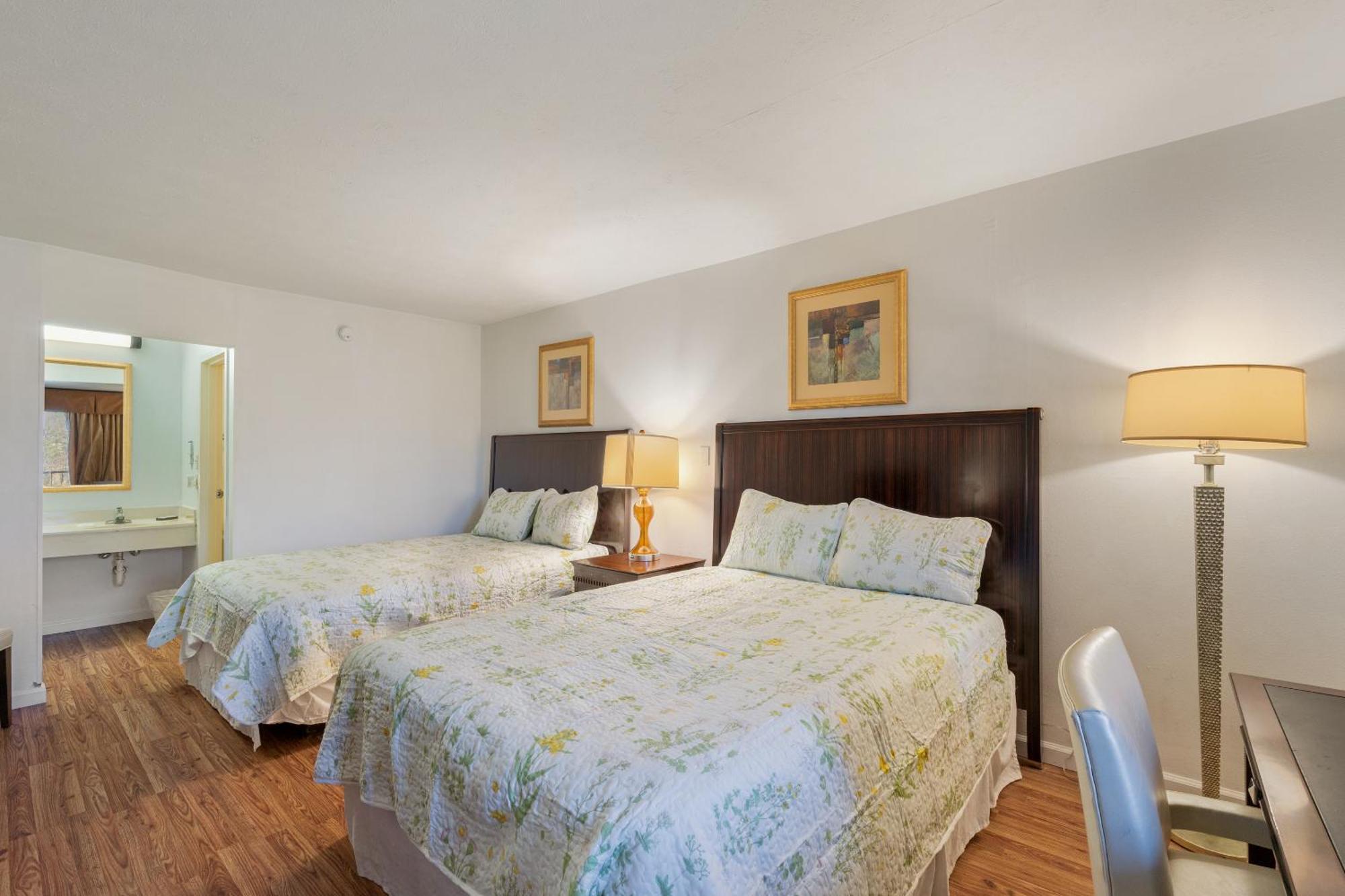 Williamsburg Suites Екстер'єр фото