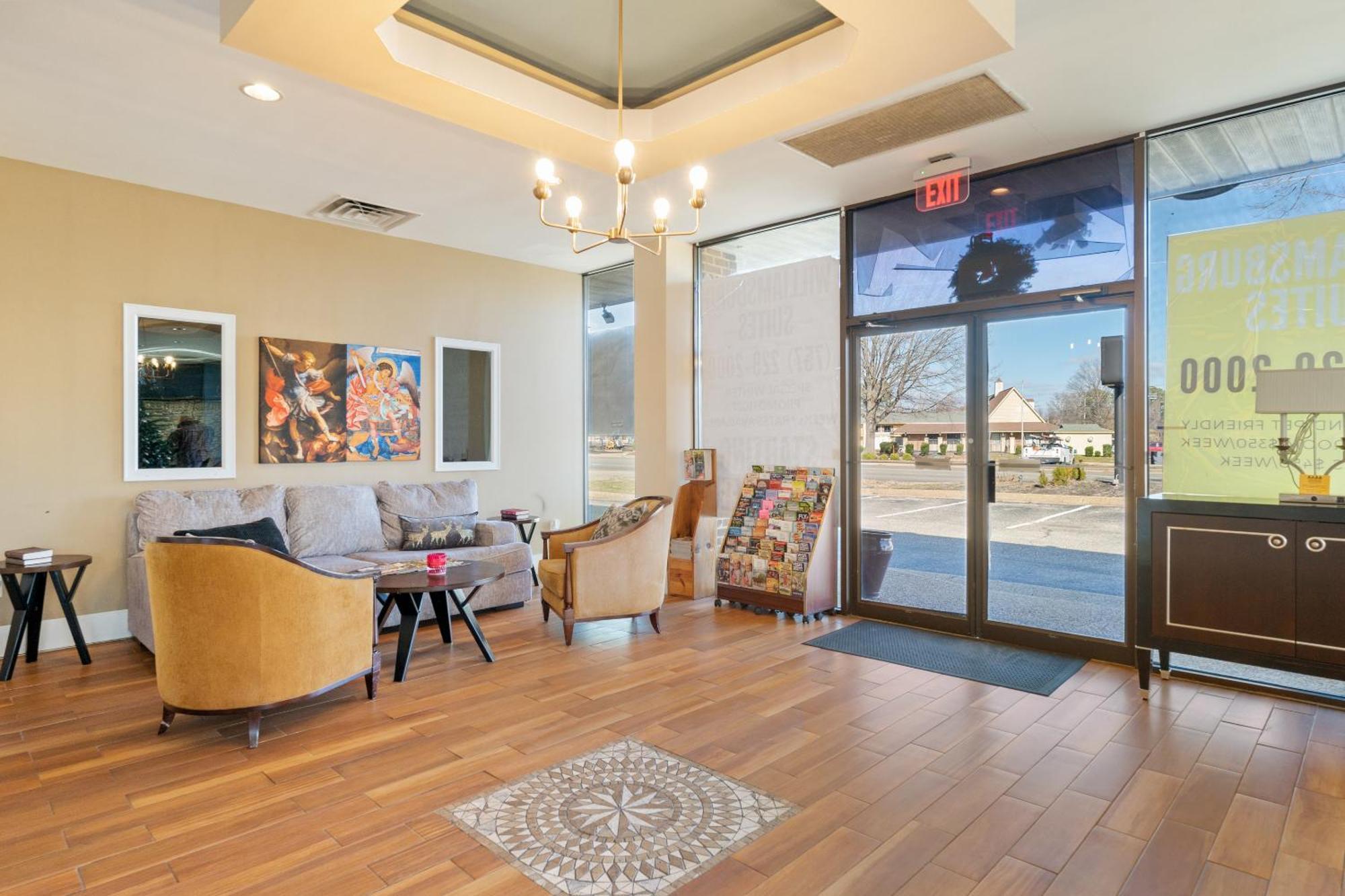 Williamsburg Suites Екстер'єр фото