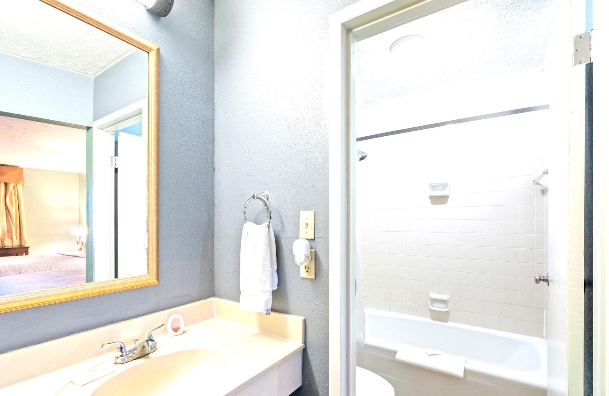 Williamsburg Suites Екстер'єр фото